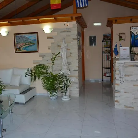 Ξενοδοχείο με διαμερίσματα Ifigenia Νυδρί